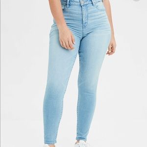 Light Wash American Eagle Jeans